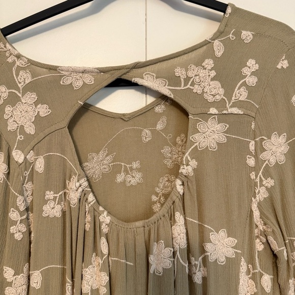 Umgee Green Floral Blouse - Picture 8 of 8